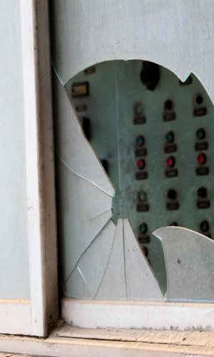 Emergency Glass Repair During a Winter Storm