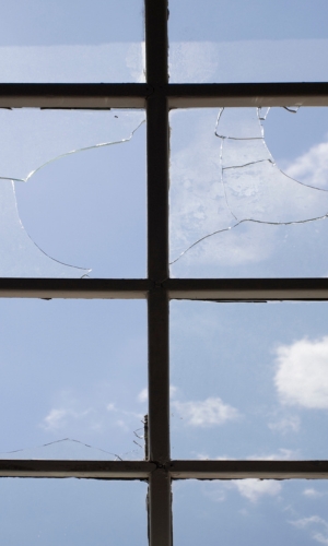 2 emergency glass repair Colorado Springs